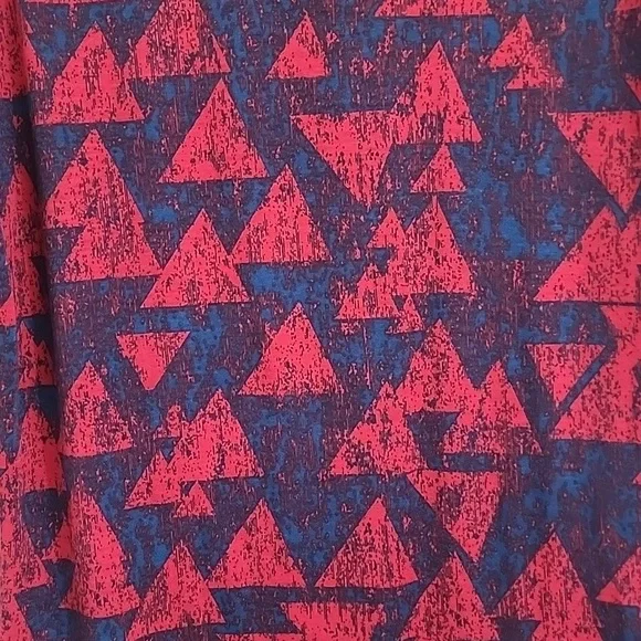 M Red Lularoe Randy - Picture 2 of 4